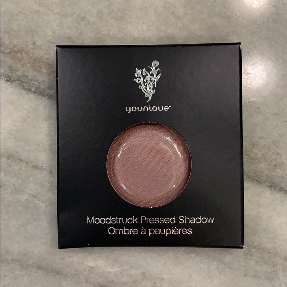 Younique Moodstruck Pressed Shadow -Agile